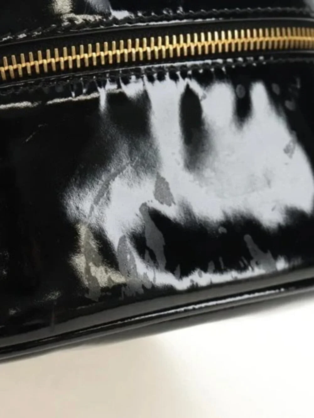 CHANEL Vanity Pouch Patent leather Black Gold CC Auth 136084